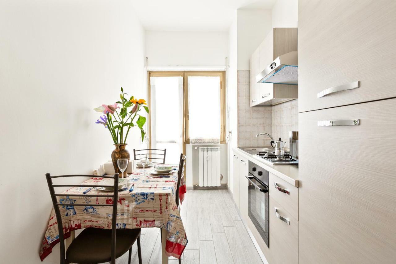 Renewed Balcony Flat With Green Garden 밀라노 외부 사진